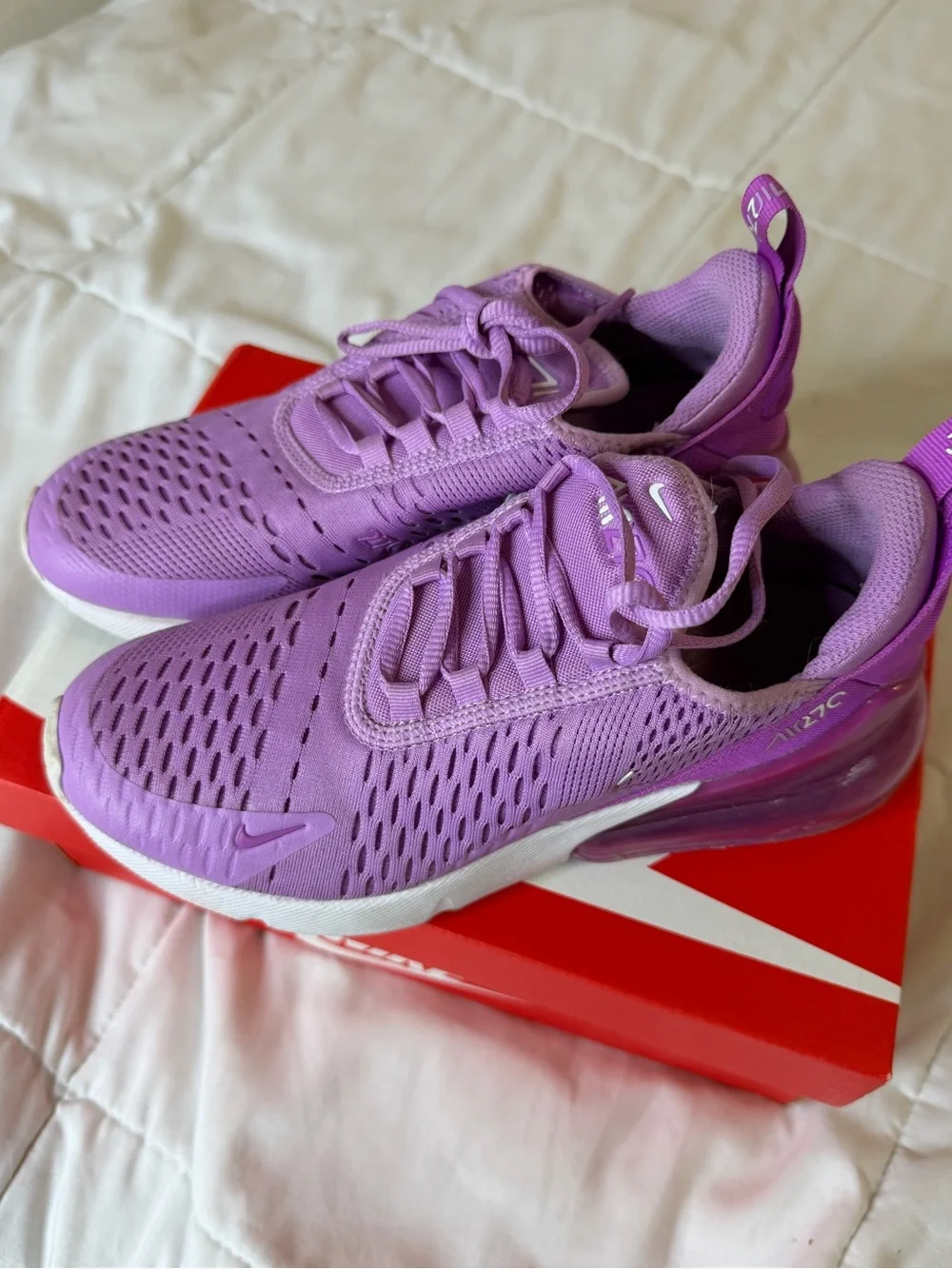 Nike Women's Air Max 270 in Vibrant Purple - Picture 1 of 3